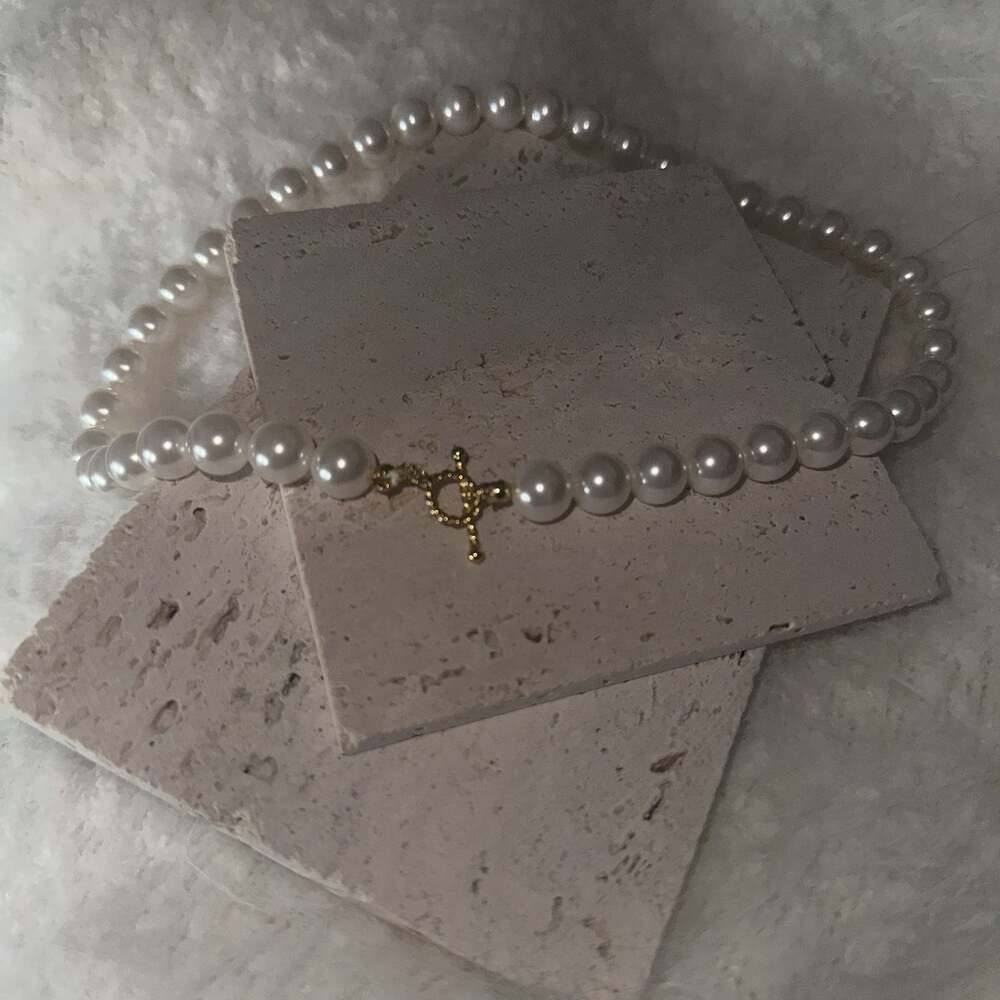 Imitation Pearl Choker Necklace Collar
Gold Color Lasso Pendant Necklace